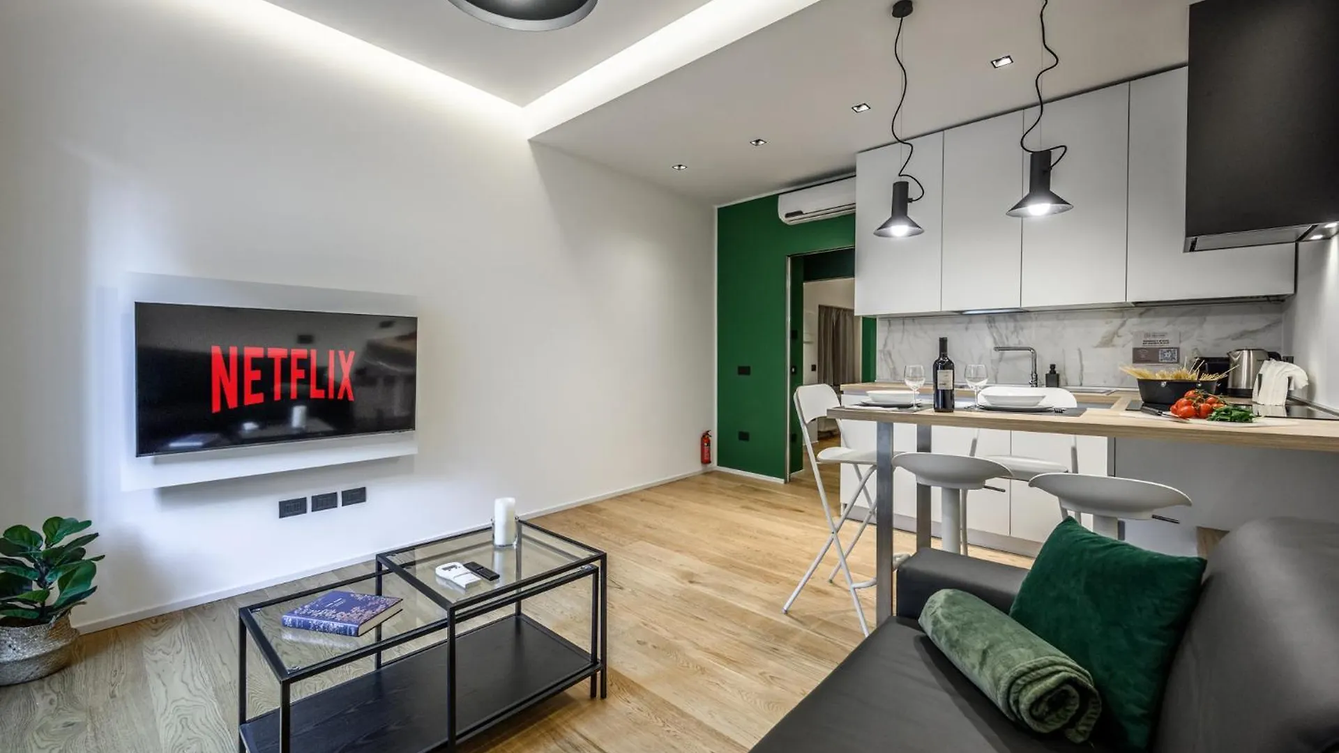 Deluxe Apartment In Brera-Duomo, Near Metro Milan