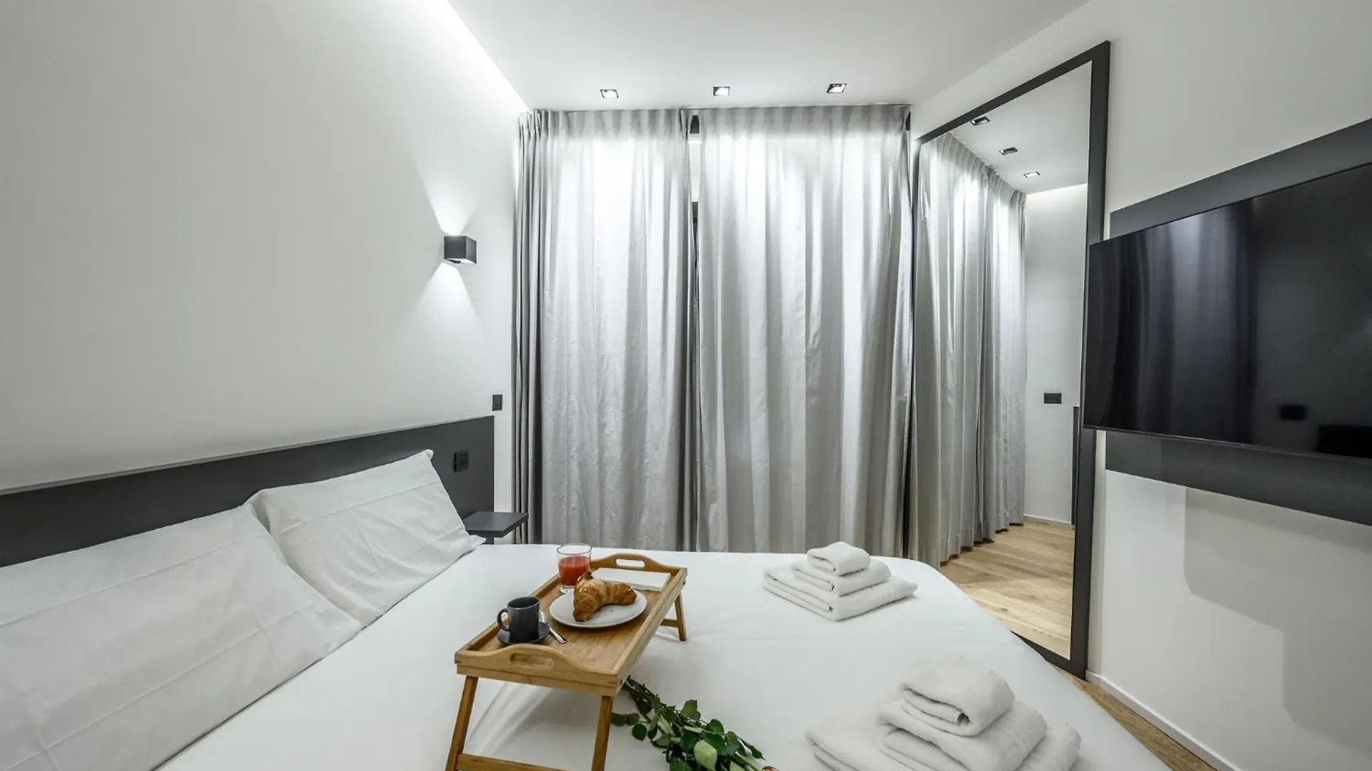 Deluxe Apartment In Brera-Duomo, Near Metro Milan 0*,